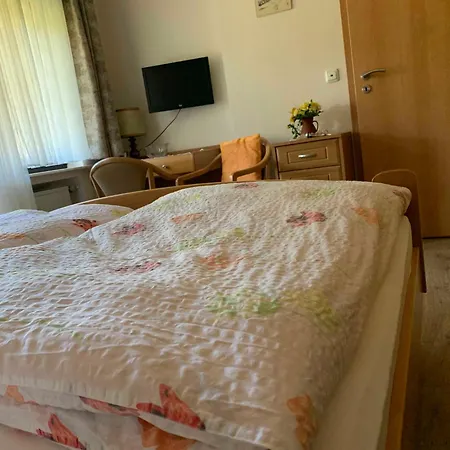 & Zum Fuerstengrund Gasthof *