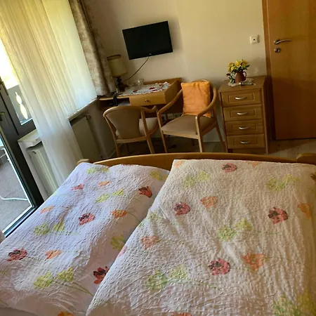 & Zum Fuerstengrund Gasthof