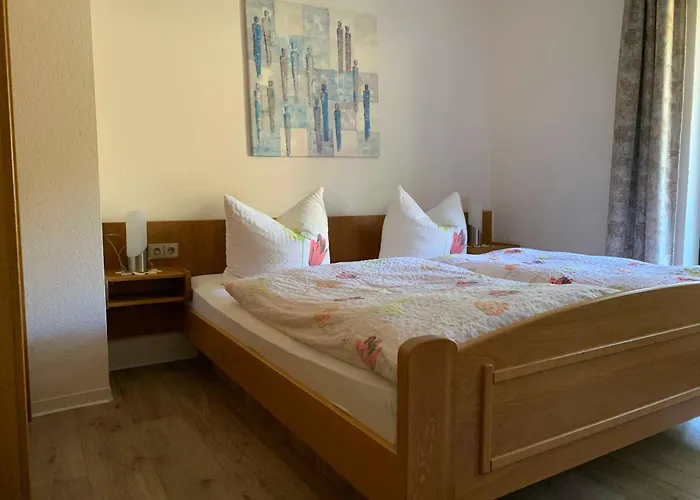 & Zum Fuerstengrund *