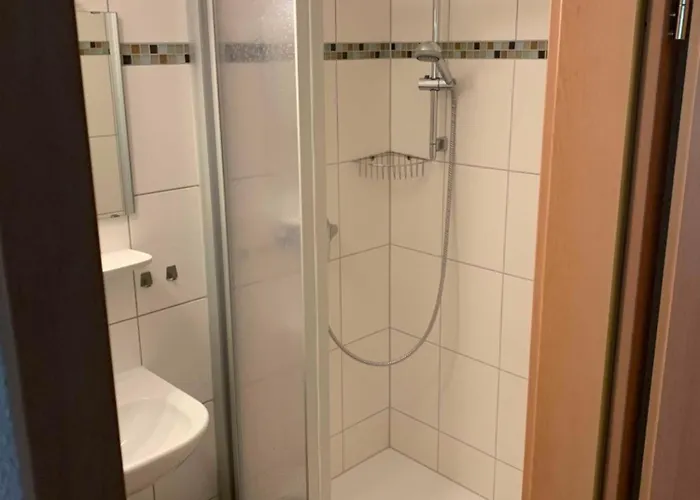 & Zum Fuerstengrund *