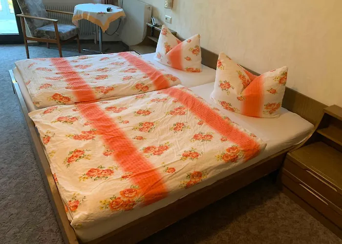 & Zum Fuerstengrund *