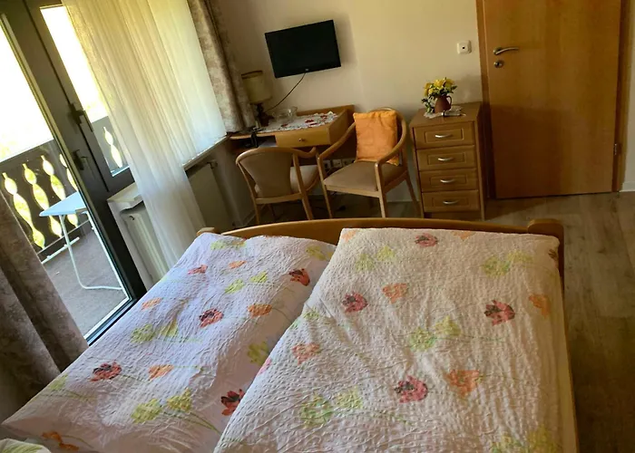 & Zum Fuerstengrund Penzion *